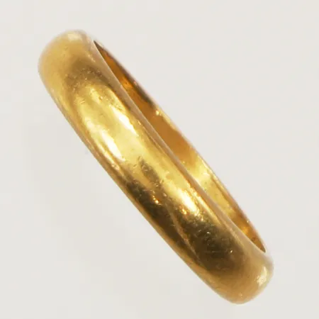 Ring slät, stl 17, bredd 3,8mm, 23K Vikt: 5,9 g