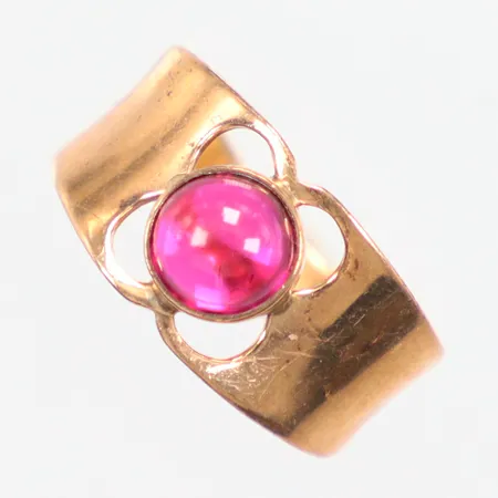 Ring röd sten, Ø16¾, 18k Vikt: 2,7 g