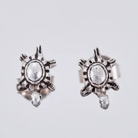 Ett par örhängen sköldpaddor, Ø ca 6mm, 925/1000 silver Vikt: 0,8 g