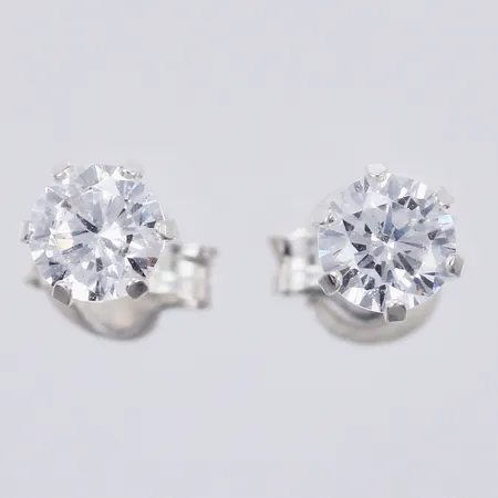 Ett par örhängen med stenar, Ø ca 4mm, GHA, 925/1000 Silver Vikt: 0,5 g