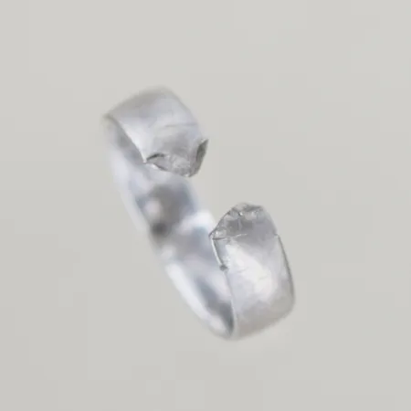 Ring, graverad defekt, 18K Vikt: 7,6 g