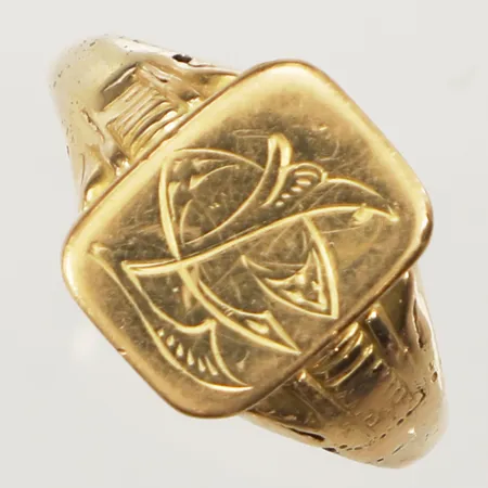 Klackring, defekt, gravyr, skena i 23K, 18K bruttovikt 5,1g Vikt: 5,1 g