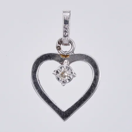 Hänge med diamant ca 1x0,002, längd: ca 20mm, bredd: ca 2-13mm, Guldfynd Sverige Ab, silver, 925/1000 Vikt: 0,4 g