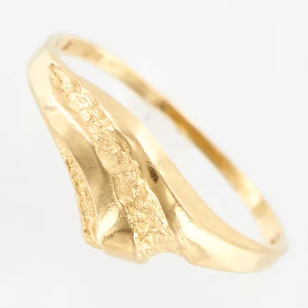 Ring, stl 17, bredd 1-7mm, ojämn lagad skena, 18K Vikt: 1,5 g