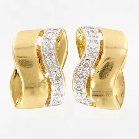 Ett par örhängen, 11x8mm, 6st diamanter, 0,045ctv, GHA, 18K Vikt: 2,3 g