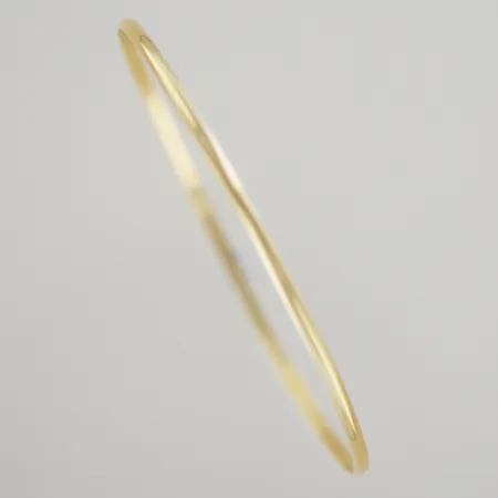 Armring, diam 6 cm, bredd 2,3 mm, ojämn , 18K Vikt: 6 g