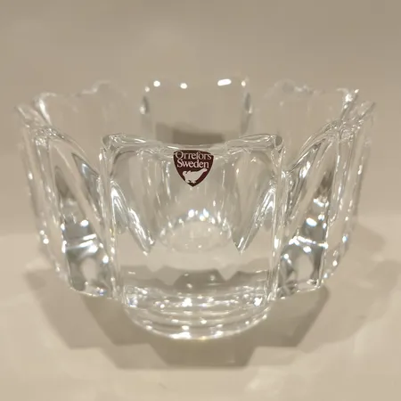 Skål Corona, Lars Hellsten Orrefors, höjd ca 10cm, Ø ca15cm, klarglas, etikettmärkt, helkristall Skickas med postpaket.