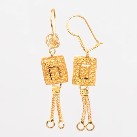 Ett par örhängen, längd 50mm, bredd 10,3mm, 21K Vikt: 3,9 g