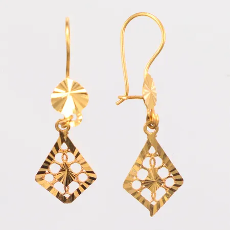 Ett par örhängen, längd 35mm, bredd 11,1mm, 21K Vikt: 1,9 g