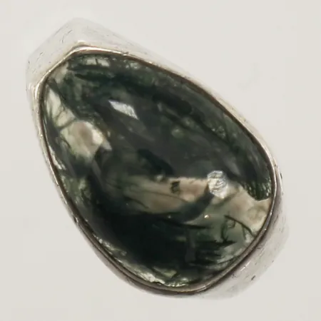 Ring med mossagat, stl 15¾, bredd 12mm, avklippt, 835/1000 silver Vikt: 5,4 g