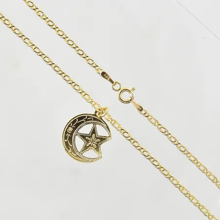 Kedja med hänge halvmåne, längd 49½ cm, länkens bredd 2 mm, 14K. Vikt: 3,2 g