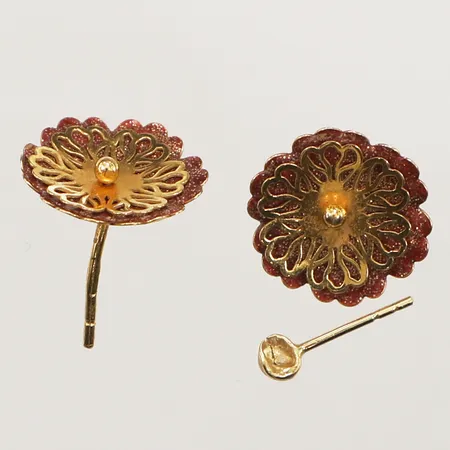 Ett par örhängen, defekta, av, 21K Vikt: 1,8 g