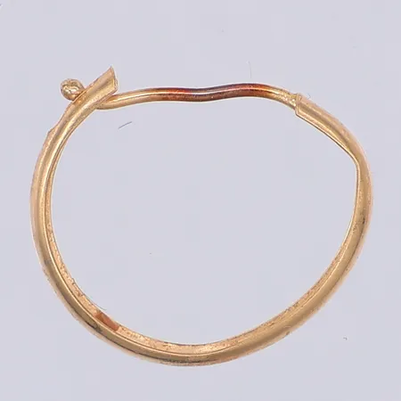 Örhänge, udda, defekt, 18K Vikt: 0,3 g