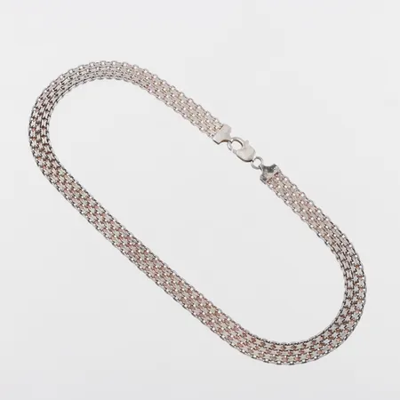 Collier, längd ca 42 cm,bredd 9.3 mm,silver. Vikt: 33,7 g