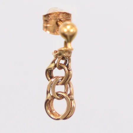 Ett udda örhänge doserad Bismarck, längd 22mm, bredd 3,4mm - 5,3mm, 18K Vikt: 0,8 g