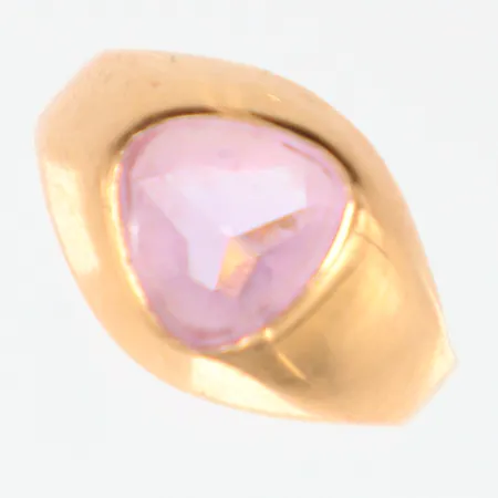 Klackring, Ø15½, lila sten, något ojämn i skenan, 18K Vikt: 2,6 g