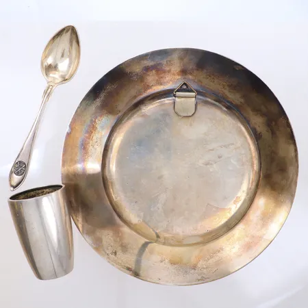 Fat, 1 sked, 1 prispokal, gravyr, 830/1000 silver Vikt: 167,1 g