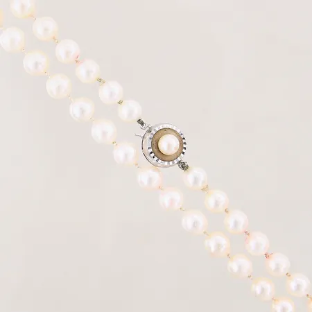 Pärlcollier med odlade sötvattenspärlor, längd: 77cm, bredd: 7,3mm, spår av färg på vissa pärlor, lås i silver, 925/1000, bruttovikt: 47,7g Vikt: 0 g
