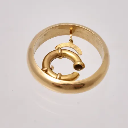 Diverse defekt guld, 18K, vikt 2,35g.