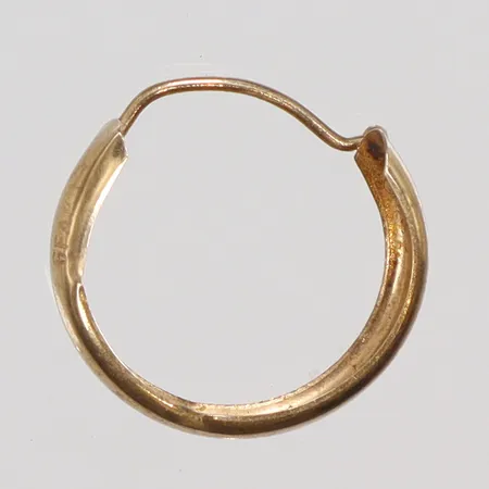 Udda Örhänge, defekt 18K Vikt: 0,3 g