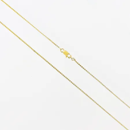 Kedja, Venezia, 77cm, bredd 1mm, skevheter, 21K. Vikt: 3,8 g