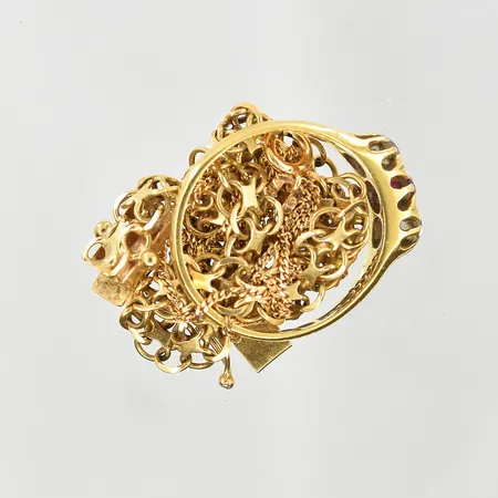 Diverse defekt guld med stenar, 18K. Vikt: 10,6 g