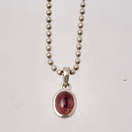 Hänge med kedja i silver, mått 7,8x18,5mm, 1st Ametist, troligen, inneslutningar, mått 6x7,7mm, kedja, 42cm, Kullänk, bredd 2mm, 925/1000, vikt 6,4g.