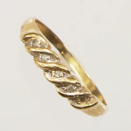 Ring med stenar, stl 17, bredd 3,6mm, bucklig, 18K Vikt: 2,1 g