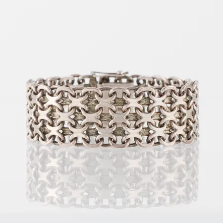 Armband X-länk, Svedbom Köping,längd ca 19 cm, bredd 21 mm,silver. Vikt: 48,3 g