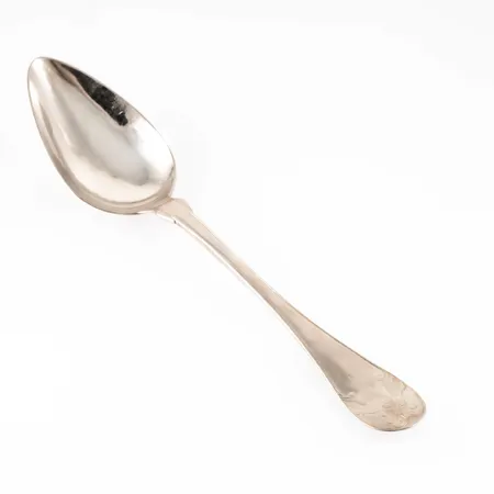 Antik matsked i silver (830/1000) modell Gammalfransk. Längd 217 mm. Vikt: 47,1g. Stämplad M4 (1842), E.WENDELIN (Eric Wendelin, Askersund). Gravyr.