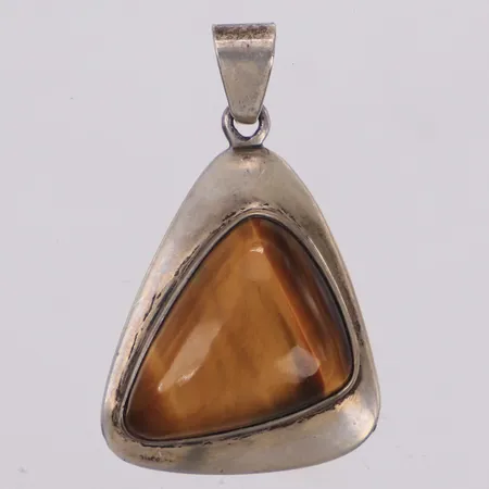 Hänge med tigeröga, 31x20mm, gravyr, 835/1000 silver Vikt: 3,5 g