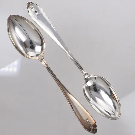 Två matskedar, längd ca 18,5cm, bredd 37mm, modell Vasa, 830/1000 silver Vikt: 74,9 g