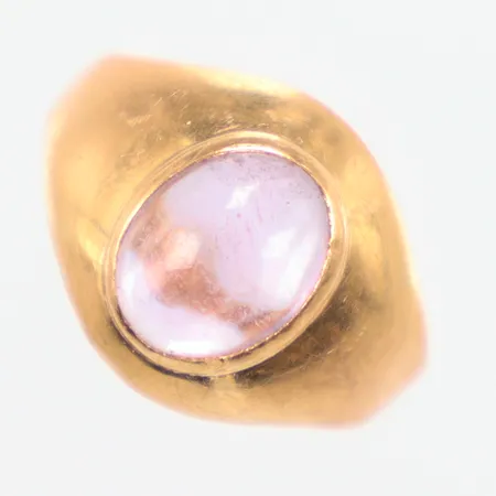 Ring, Ø15¾, lila sten, 18K Vikt: 1,9 g