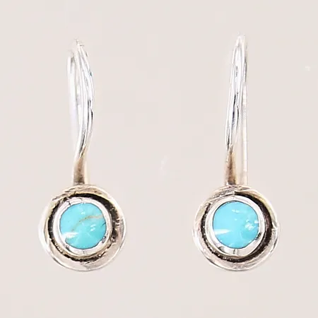 Ett par örhängen med turkoser, Ø7mm, silver 925/1000 Vikt: 2 g