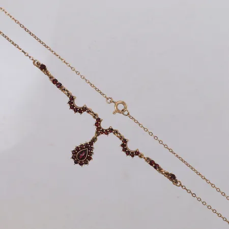 Collier med granater, längd 42cm, bredd 20mm, gulmetall