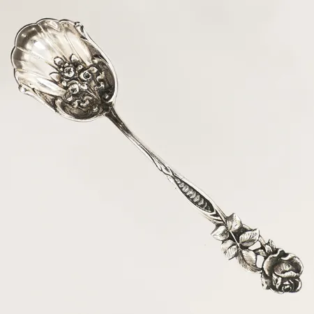 Sockersked, floral dekor, längd 11cm, silver Vikt: 12,6 g