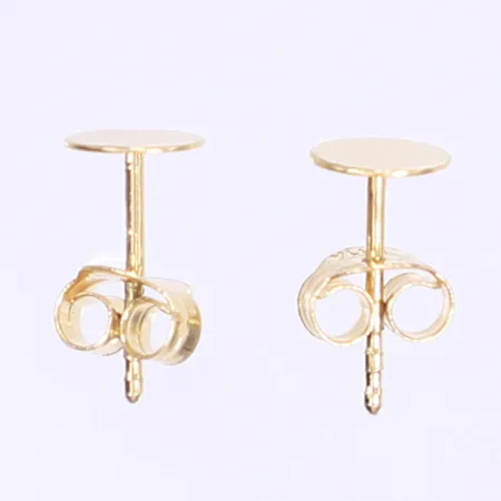 Ett par örhängen, Ø5mm, 18K Vikt: 0,4 g