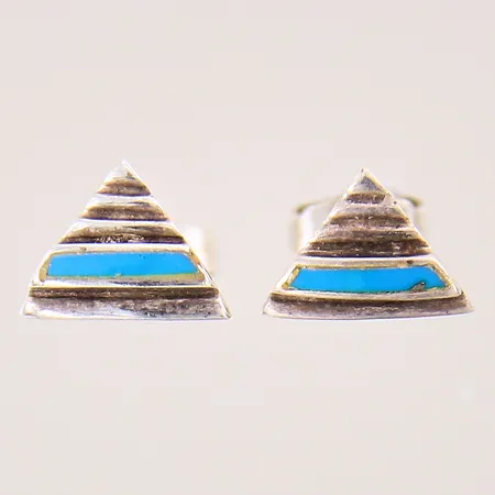 Ett par örhängen med emaljdekor, 10x8mm, silver 925/1000 Vikt: 1,4 g