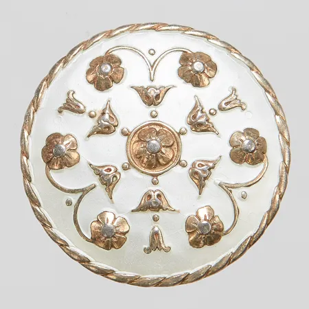 Brosch, ANDRESEN & SCHEINPFLUG, Norge, vit emalj, nål något skev, 925/1000 silver Vikt: 9,4 g