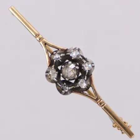 Brosch med rosenstenar, längd 50mm, Hovjuvelerare Carlman, Stockholm, 18K Vikt: 5,4 g