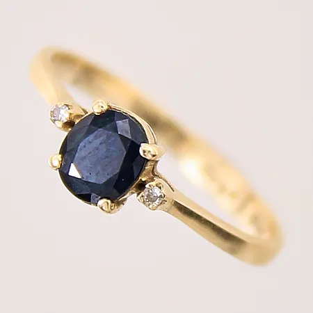 Ring med safir, stl: 17, bredd: 2mm, 14K Vikt: 1,6 g