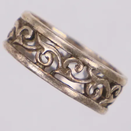 Ring, stl 17¼, bredd 7mm, silver 925/1000 Vikt: 3,1 g