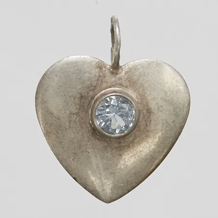 Hänge, hjärta, blå sten, längd 22,3mm, bredd 18mm, finska stämplar, 925/1000 silver Vikt: 1,6 g