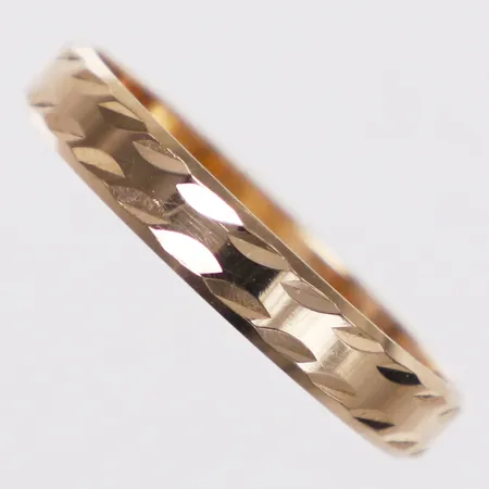 Ring mönsterdekor, stl 21, bredd 4mm, Schalin, 18K Vikt: 3,6 g