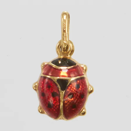 Hänge, nyckelpiga, emalj, längd inkl ögla 15mm, bredd 9,8mm, UnoAErre, 18K Vikt: 0,8 g