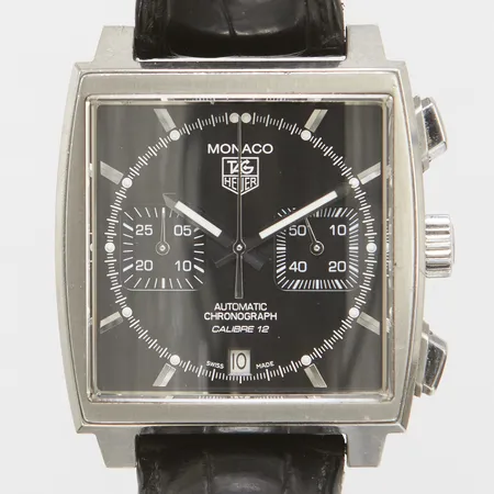 Herrur Tag Heuer Monaco, stål, refnr CAW2110, serienr EWP2807, läderband, box skadad, inga övriga tillbehör, servicebehov