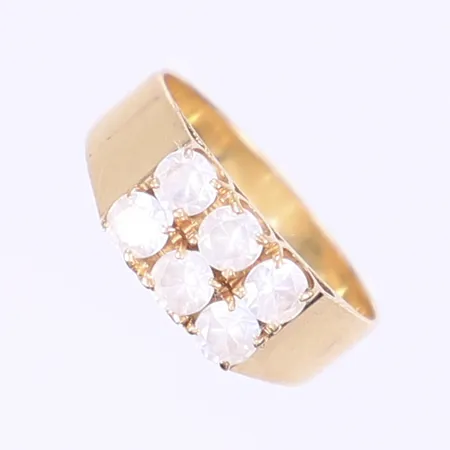 Ring med vita stenar, stl 15¾, bredd 4-5mm, Bengt Hallberg, Köping 1963, 18K Vikt: 3 g