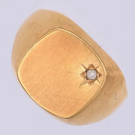 Klackring, vit sten, stl 17½, Ternud år 1973, 18K Vikt: 2,4 g