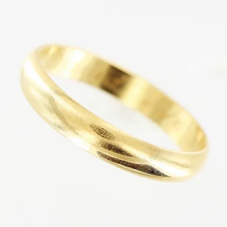Ring, slät, stl 21, bredd 4mm, gravyr, 18K Vikt: 4 g