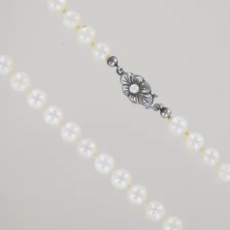Pärlhalsband sötvattenspärlor med silver lås, längd 49 cm, bredd 6 mm, silver 925/1000 Vikt: 24 g